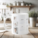 Caneca De Café Grande Calendário Personalizado 2025 com Três Fotos<br><div class="desc">Capture suas memórias favoritas enquanto se mantém organizado com este calendário personalizado de 2025, com três de suas carinhosas fotos. Perfeito para casa ou escritório, este design personalizado combina funcionalidade e sentimentalidade, exibindo suas imagens escolhidas ao lado de um calendário elegante de cheio ano. Ideal para dar presentes à família...</div>