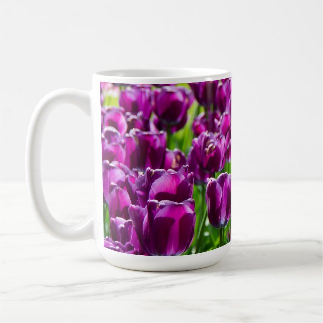 Caneca De Café Grande campo de tulipas roxas (Esquerda)