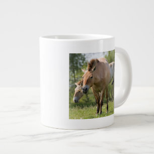Caneca De Café Grande Cavalo de Przewalski e potro andando