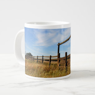 Caneca De Café Grande Cercas no Campo