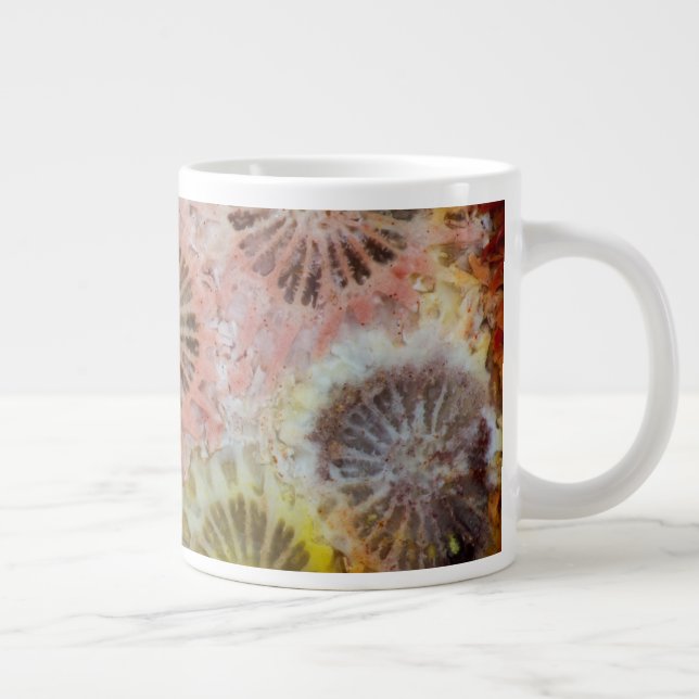 Caneca De Café Grande Close Up de Coral Rosa (Direita)