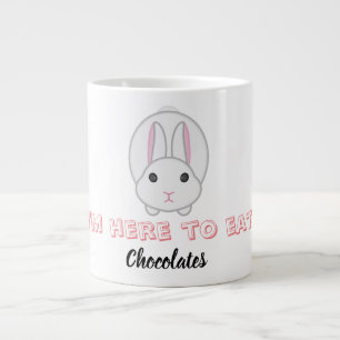 Caneca De Café Grande Coelhinho de Páscoa esperando para comer chocolat