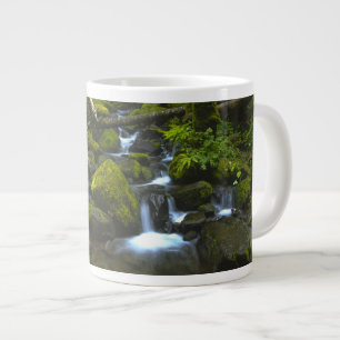 Caneca De Café Grande Córrego da Floresta Tropical Temperada no Rio Colu