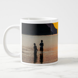 Caneca De Café Grande Crianças Pescando Ao Pôr do Sol
