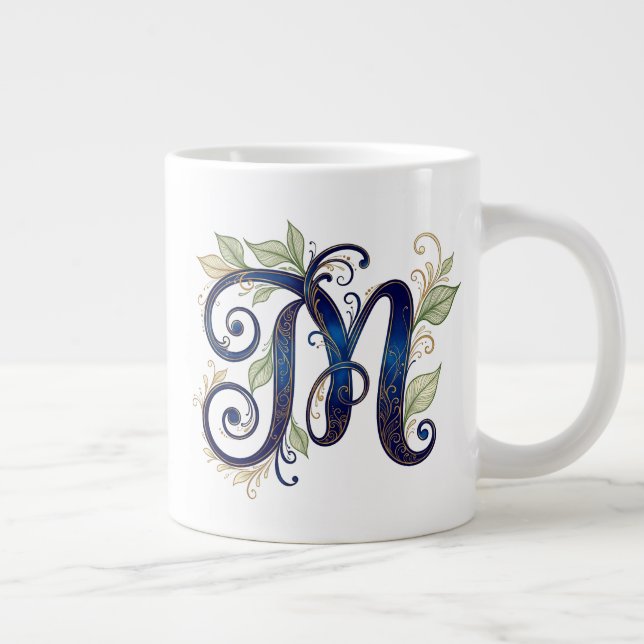 Caneca De Café Grande Cursive M – Elegant Blue & Gold Monogram (Direita)