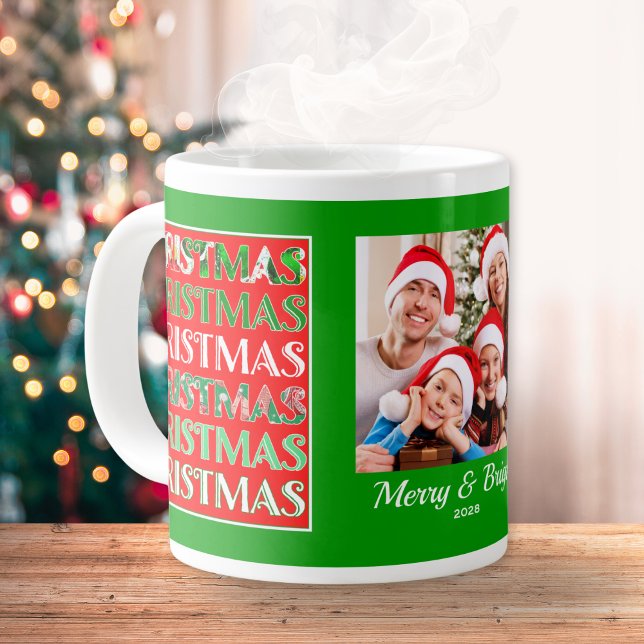 Caneca De Café Grande Custom Festive Red Green Christmas Photo (Criador carregado)