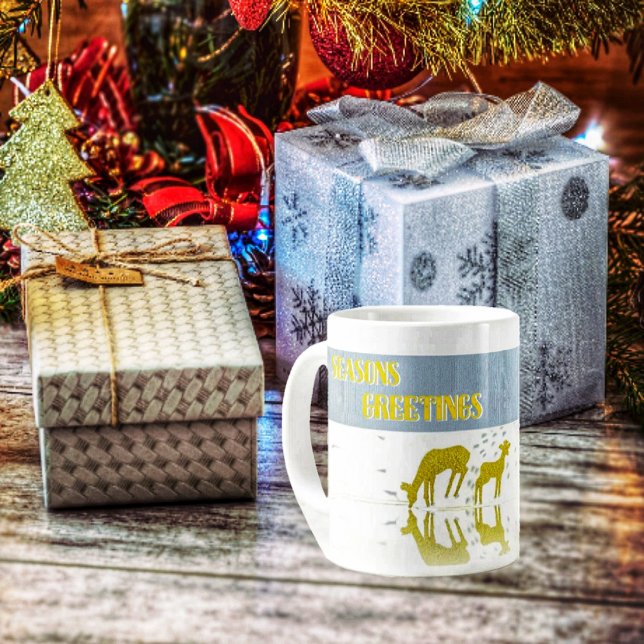 Caneca De Café Grande Deer Refletion-Star (This nostalgic scene of a Doe deer with her fawn, brings to mind of a Vintage Christmas card!)
