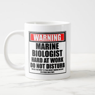 Caneca De Café Grande Duro De Biologista Marinho No Trabalho