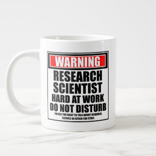 Caneca De Café Grande Duro De Cientista De Alerta No Trabalho