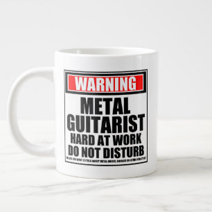 Caneca De Café Grande Duro De Guitarista Metálico No Trabalho
