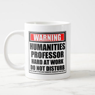 Caneca De Café Grande Duro De Professor De Humanidades No Trabalho