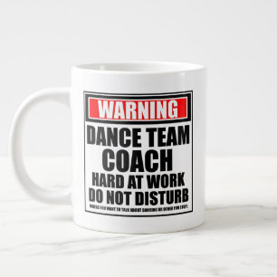 Caneca De Café Grande Duro De Treinador Da Equipe De Dança No Trabalho