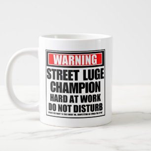 Caneca De Café Grande Duro Do Campeão De Luz De Rua De Aviso No Trabalh