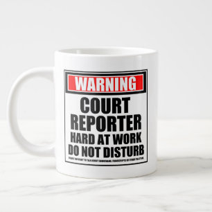 Caneca De Café Grande Duro Do Repórter Do Tribunal De Aviso No Trabalho