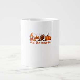 Caneca De Café Grande É a Temporada Design de Futebol de Gnome de Outono