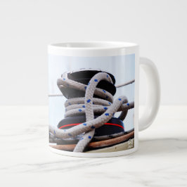Caneca De Café Grande Een zeiljacht close up van een lier op een boot.