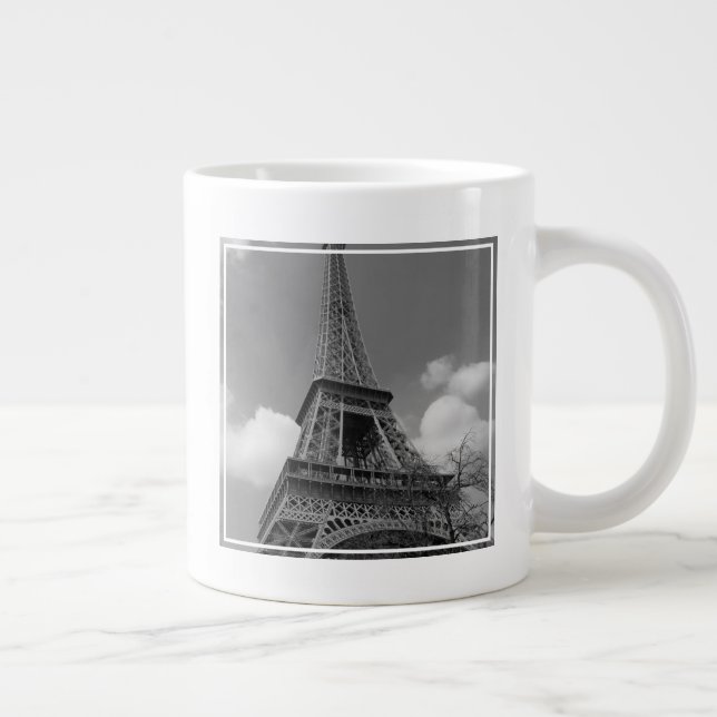 Caneca De Café Grande Eiffel Nublado em Preto e Branco, 2015 (Direita)