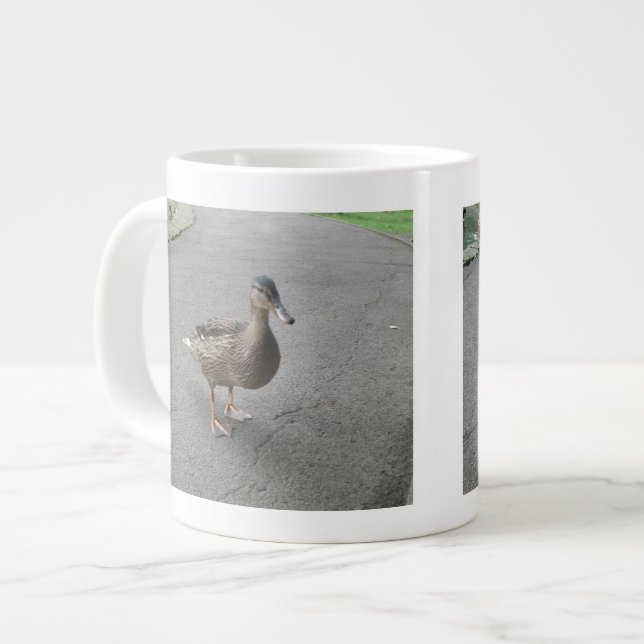 Caneca De Café Grande Engraçado Waddling Duck Mug (Frente Esquerda)