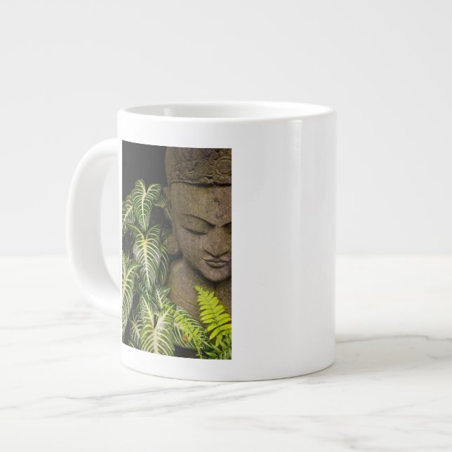 Caneca De Café Grande Estátua em um Jardim: Chiang Mai, Tailândia (Frente Esquerda)