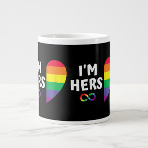 Caneca De Café Grande Eu sou a dela que luta pelo orgulho de lésbicas