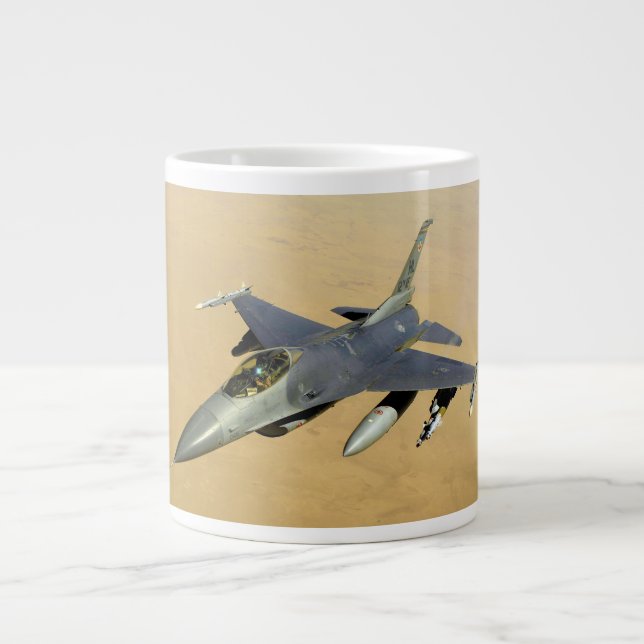 Caneca De Café Grande F-16 Voo contra a aeronave Falcon Block 40 (Frente)