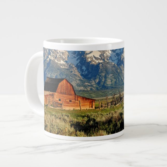 Caneca De Café Grande Farms | Barn Shadowed by Snow Capped Mountains (Frente Esquerda)