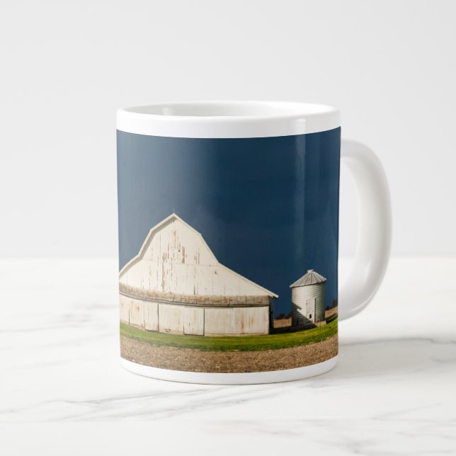 Caneca De Café Grande Farms | White Barn & Silo (Frente Esquerda)