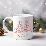 Caneca De Café Grande Feliz Natal - Reindeer Antlers Personalizados<br><div class="desc">Aproveite a alegria da temporada com esta caneca de Natal Feliz e personalizável! Este presente encantador para familiares e amigos vem com a opção de adicionar um nome personalizado, fazer-o como um gesto especial extra. A caneca apresenta um roteiro elegante que soletra "Feliz Natal", enfeitiçado por estrelas cintilantes e o...</div>