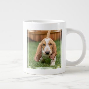 Caneca De Café Grande Filhote de Basset Hound Caminhando