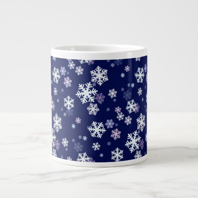 Caneca De Café Grande Flocos de neve azuis e brancos no chão azul escuro (Frente)