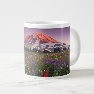 Caneca De Café Grande Flores Coloridas no Parque Nacional de Rainier