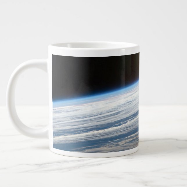 Caneca De Café Grande Formações Nuvens No Oceano Índico Sul. (Esquerda)