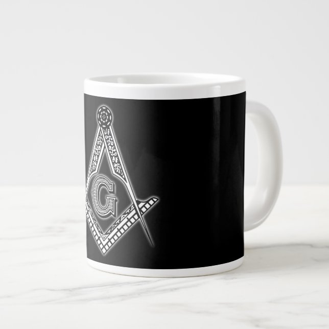Caneca De Café Grande Freemason (Preto) (Frente Esquerda)