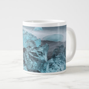 Caneca De Café Grande Gelo azul na praia paisagem marinha, Islândia