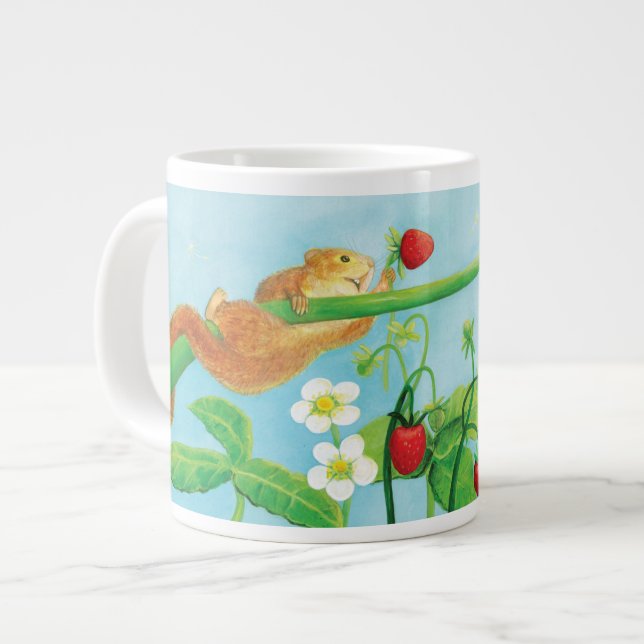 Caneca De Café Grande Hazel Dormouse, morangos selvagens e cascas de dan (Frente Esquerda)