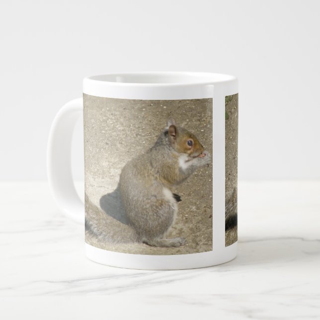 Caneca De Café Grande Horatio Mug com Fome de Esquilo (Frente Esquerda)