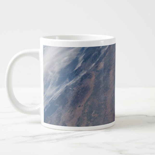 Caneca De Café Grande Incêndio No Parque Nacional De Yosemite E Na Flore (Esquerda)