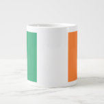Caneca De Café Grande Irish National Flag, Irish Standard, Banner<br><div class="desc">O Tricolor: Um Símbolo da Esperança e da Unidade - O Tricolor Irlandês, uma tapeçaria vibrante de verde, branco e laranja, tornou-se sinônimo da Ilha Emerald. Esta simples, mas poderosa bandeira carregar dentro das suas dobras uma história rica e um simbolismo profundo. - Um Nascimento Rebelde - O Tricolor foi...</div>