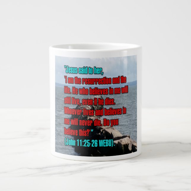 Caneca De Café Grande John 11:25-26 WEBU Mug (Frente)