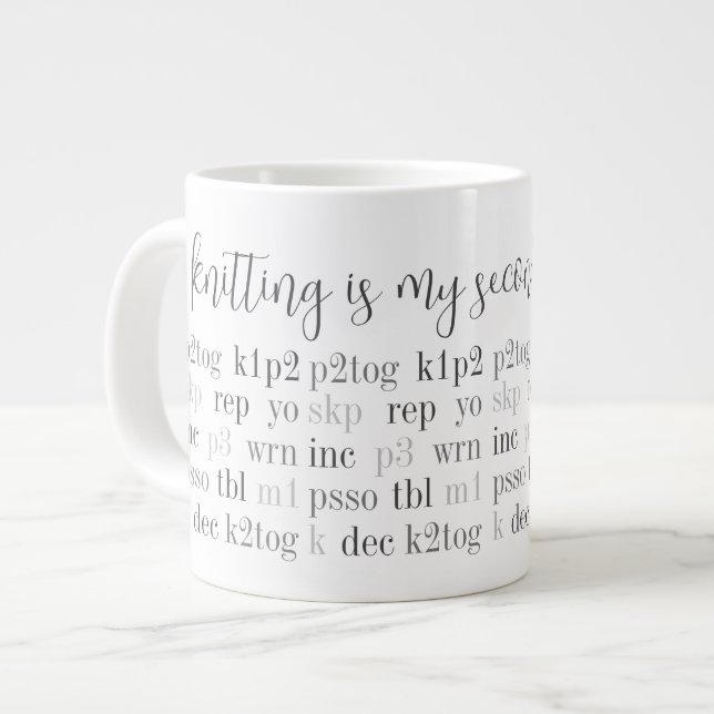 CANECA DE CAFÉ GRANDE KNITTING É A MINHA SEGUNDA LÍNGUA. (Frente Esquerda)