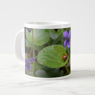 Caneca De Café Grande Ladybug em Flores de Violeta Doce