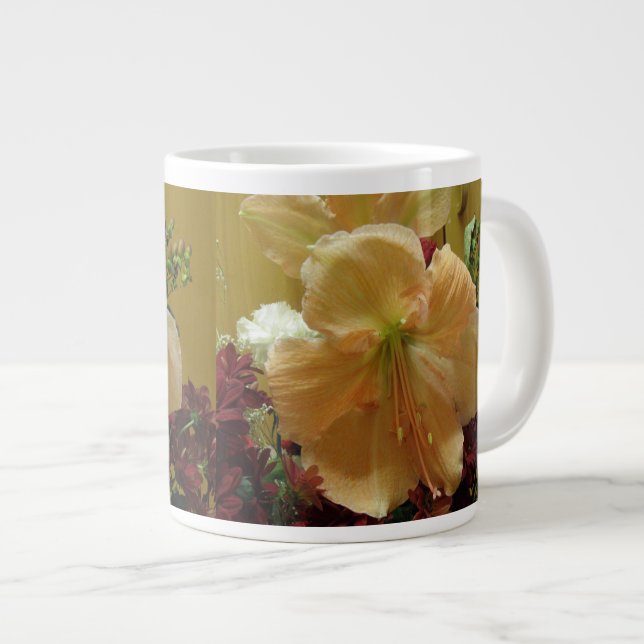 Caneca De Café Grande Lily Buquê Mug Rosa (Frente Esquerda)