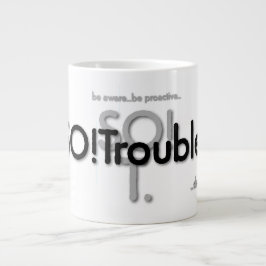 Caneca De Café Grande Logotipos e slogans SO!Trouble