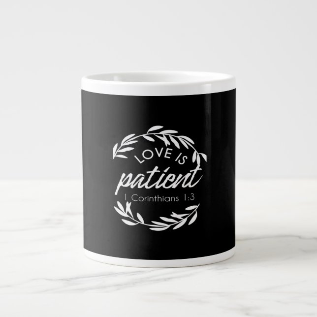 Caneca De Café Grande Love Is Patient Corinthians Scripture Minimal Desi (Frente)