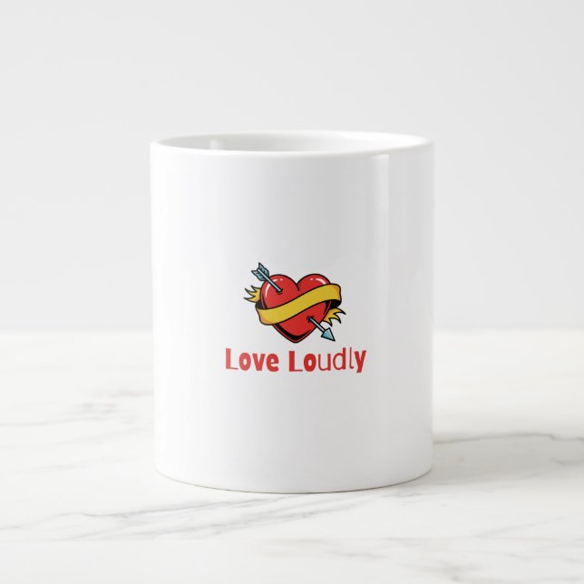Caneca De Café Grande Love Loudly T-Shirt (Frente)