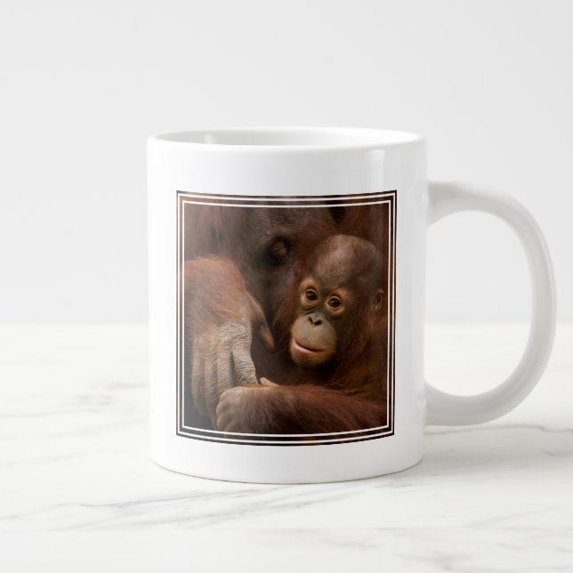 Caneca De Café Grande Mãe de orangotango e bebê no zoológico (Direita)