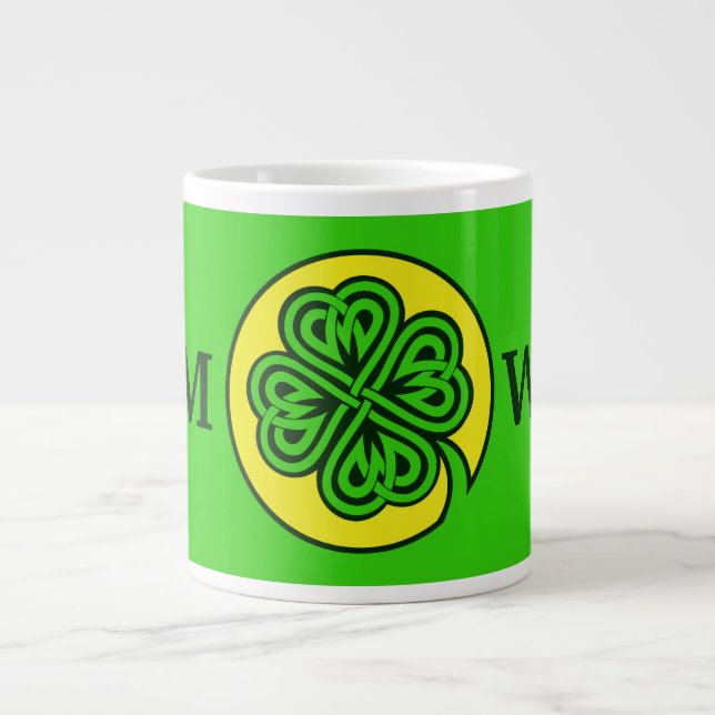 Caneca De Café Grande Mágulos personalizados de Shamrock tribal (Frente)