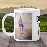 Caneca De Café Grande Melhor Colagem Fotográfica do Dia 2 do Pai<br><div class="desc">A melhor caneca gigante de café do dia 2 do pai. Personalize a caneca com suas fotos - insira duas fotos no modelo. Melhor Pai de tipografia em negrito preto - você pode mudar qualquer parte do texto se quiser. Crie o presente personalizado do pai para um pai.</div>