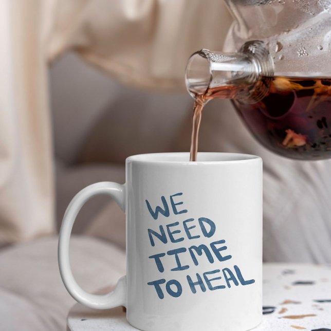 Caneca De Café Grande Mensagem de cura com letra azul semisescura (Criador carregado)