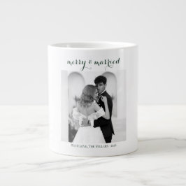 Caneca De Café Grande Merry & Married - Personalized Newlywed Christmas